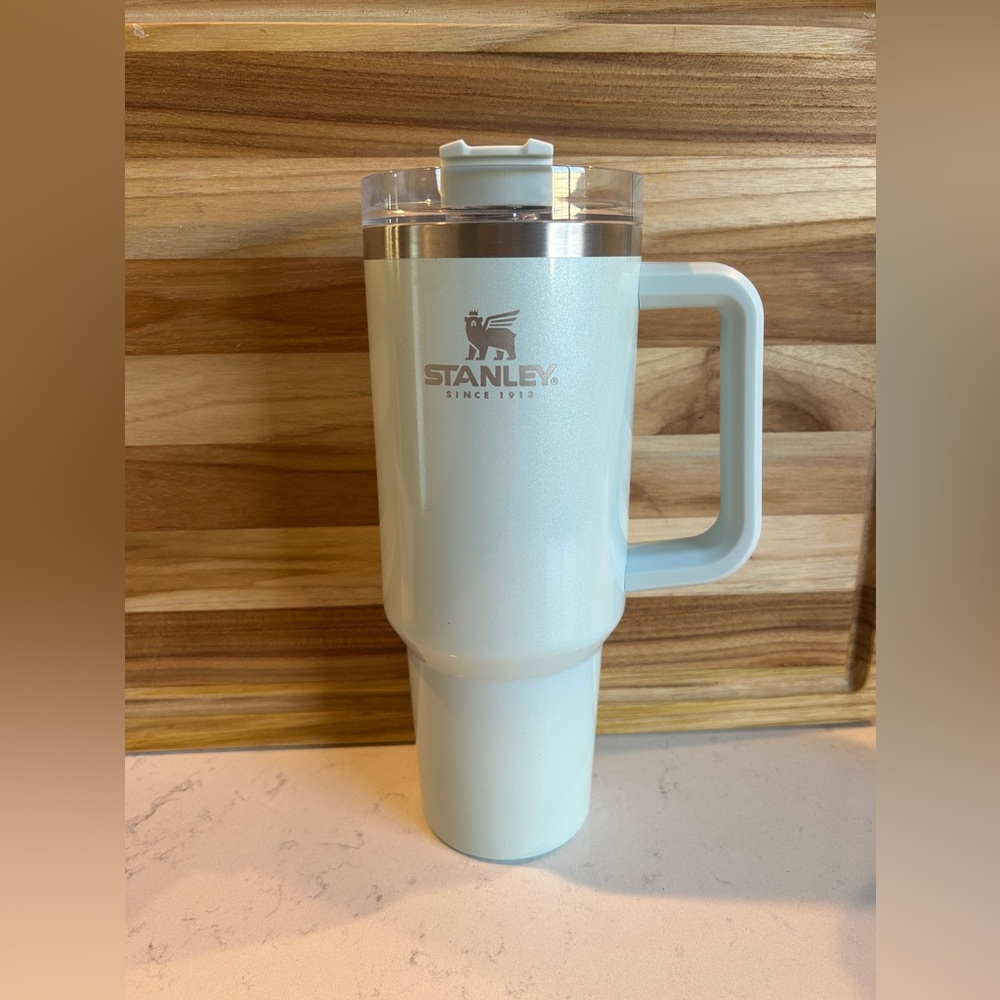 Stanley 40oz Quencher - Pearlescent Spearmint - Target Release - Gently Used